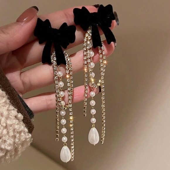 Black Bow Rhinestones Earrings - Picture 2 of 4